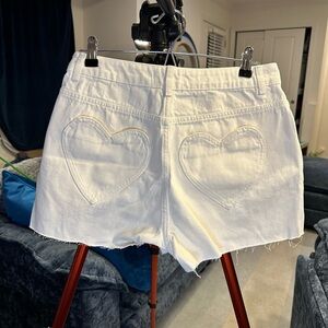 Miss. Selfridges Heart Pockets Denim Shorts in Cream
